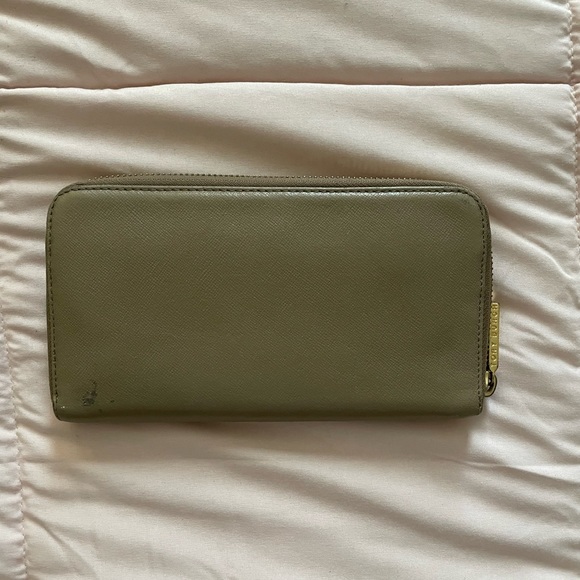 Tory Burch wallet - Picture 2 of 3